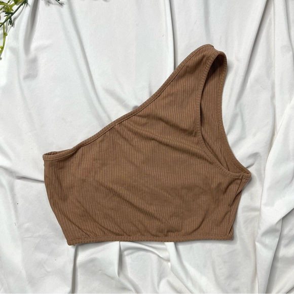 Revolve Superdown Ellie One Shoulder Ribbed Neutral Nude Cropped Top Medium - Picture 5 of 7